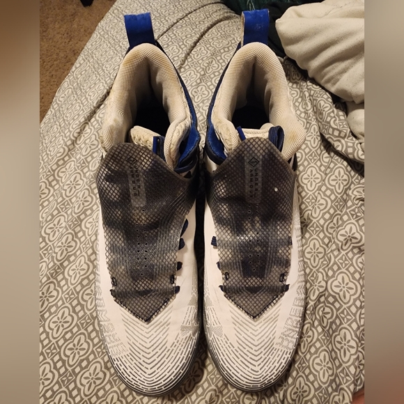 EUC Men's Under Armour Highlight Hammer MC Football Cleats in Navy - Picture 3 of 7